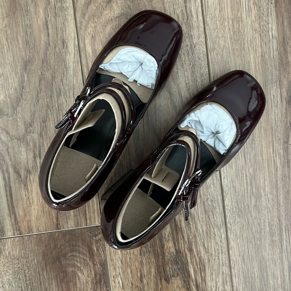 Marc fisher burgundy heels NWT - Picture 2 of 6